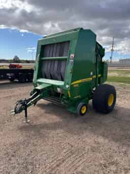2011 John Deere 568