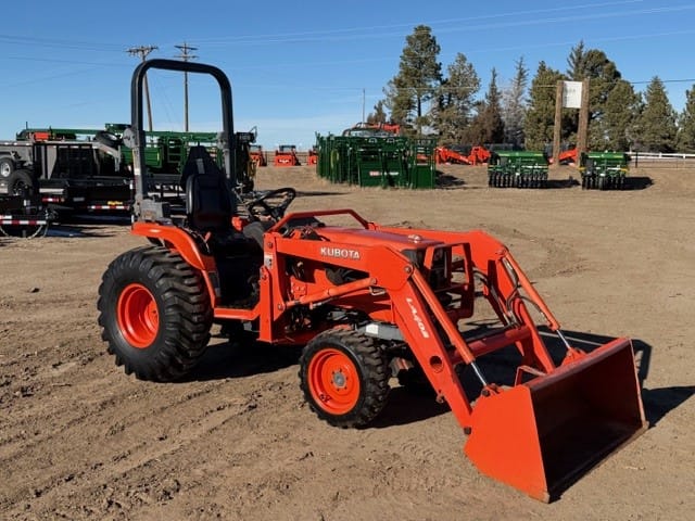 2005 Kubota B7800