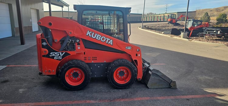 2016 Kubota SSV65HFC