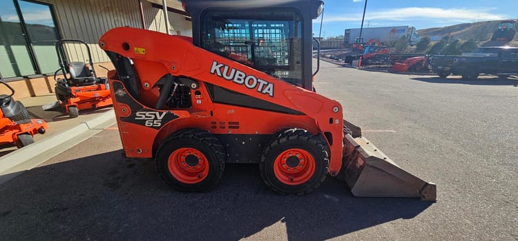 2017 Kubota SSV65PHC
