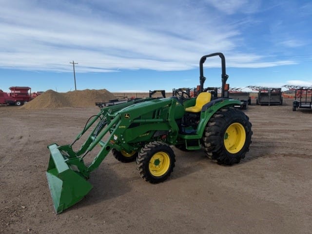 2016 John Deere 4044M